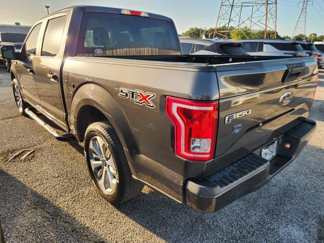 Used 2017  Ford XL image 4