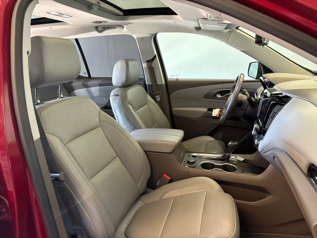 Used 2018 Cajun Red Tintcoat Chevrolet PREMIER image 19