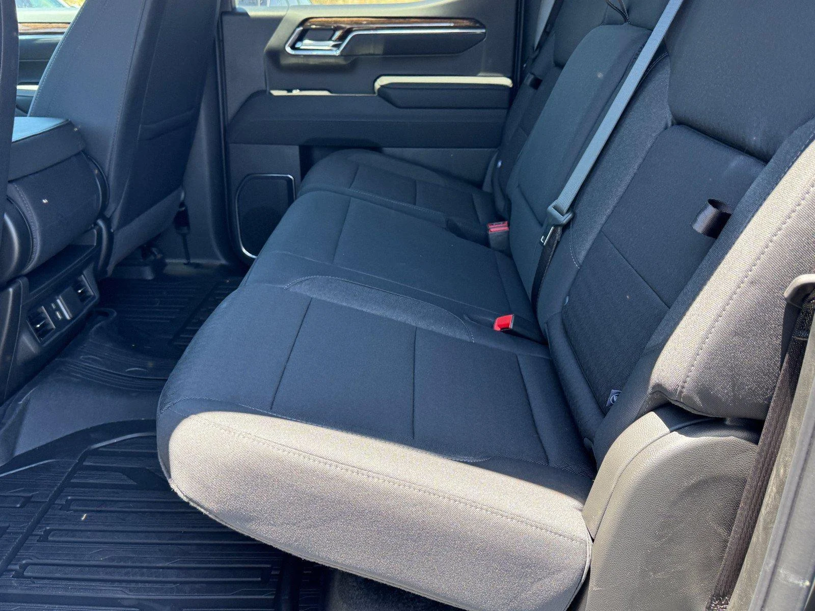 New 2026 Onyx Black GMC Elevation image 13
