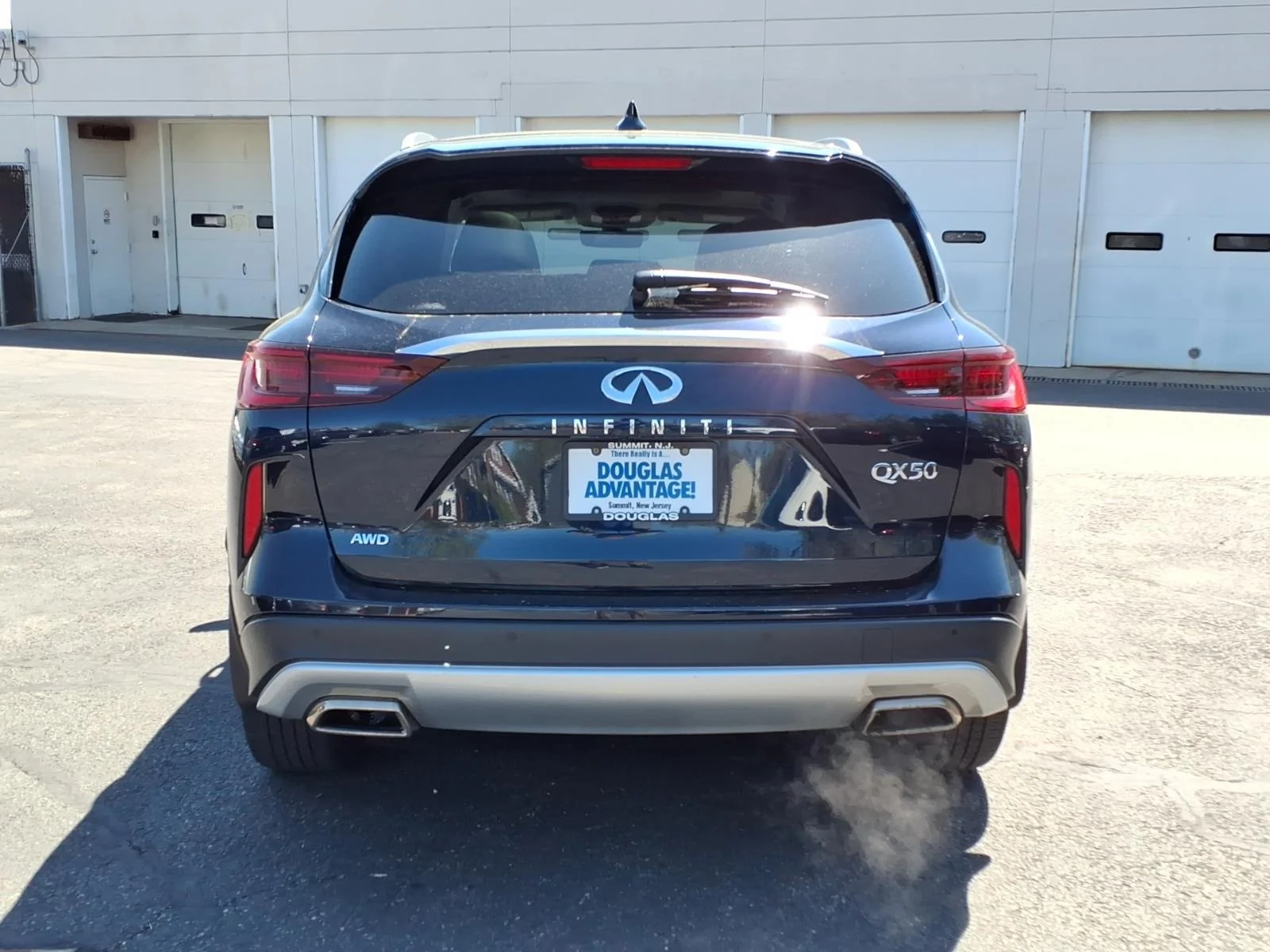 Certified Used 2023 Blue INFINITI LUXE image 7