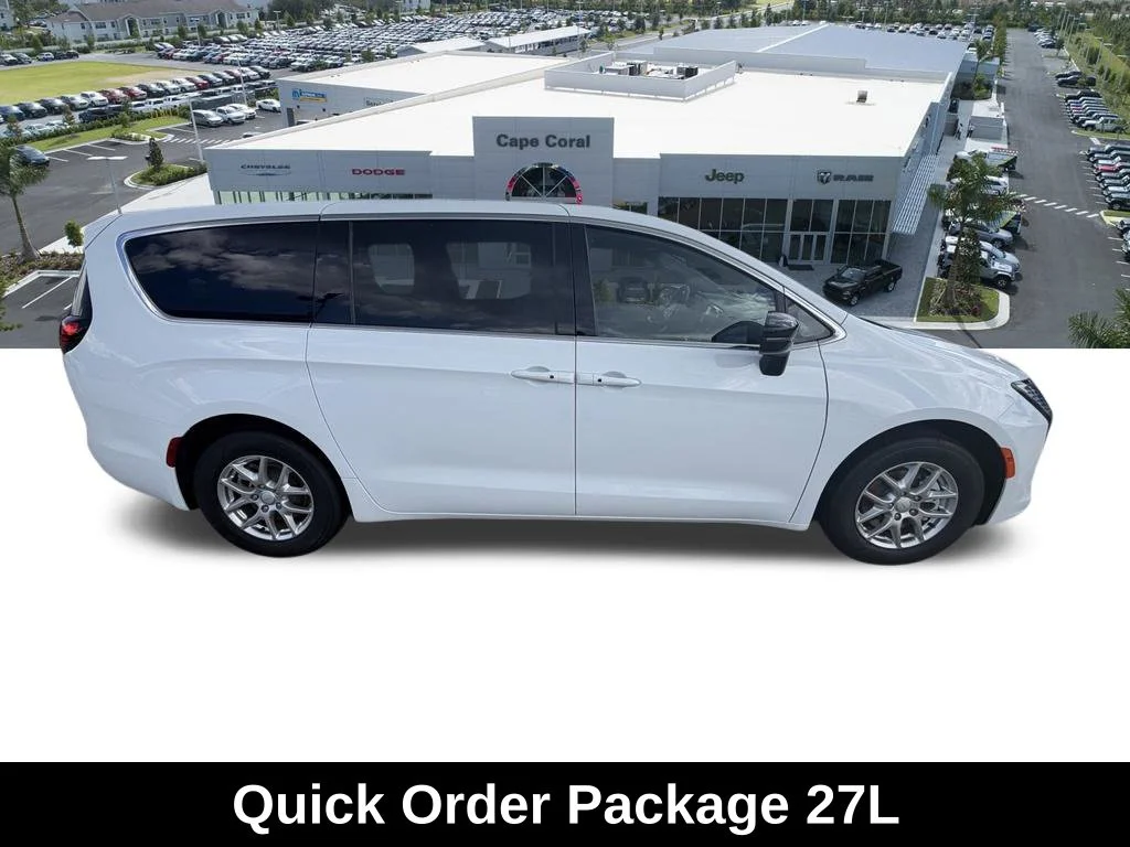 New 2027 Bright White Clear-Coat Paint Chrysler Select image 3