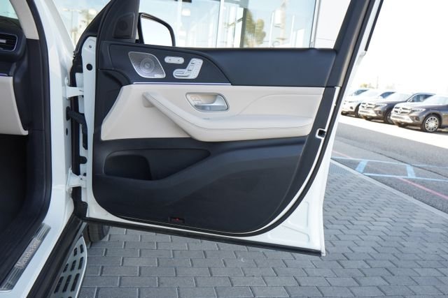Used 2021  Mercedes-Benz GLS 450 image 17
