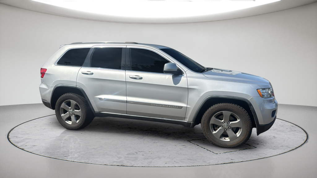 Used 2011 Silver Jeep Laredo image 3