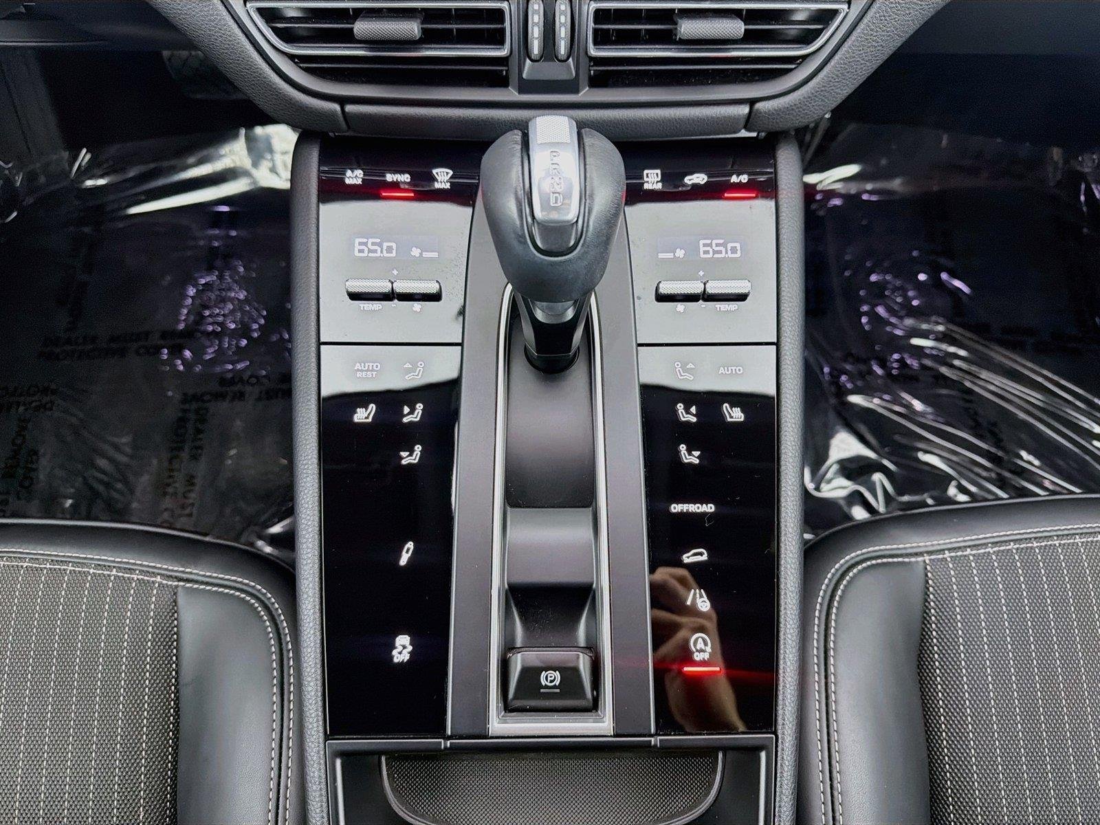 Used 2024  Porsche T image 19