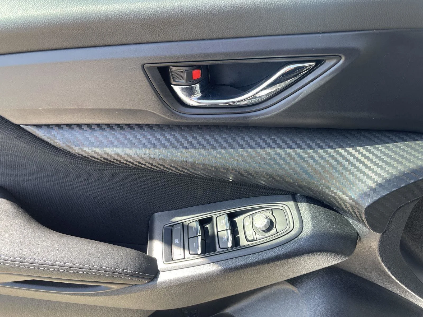 Certified Used 2025 Ice Silver Metallic Subaru Premium image 11