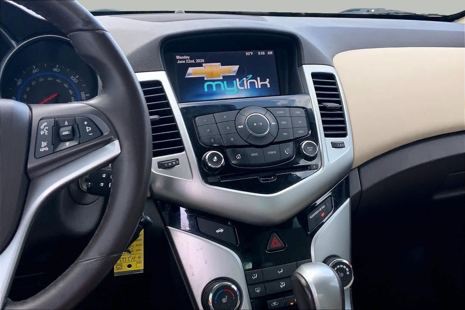 Used 2016 Silver Ice Metallic Chevrolet LT image 7