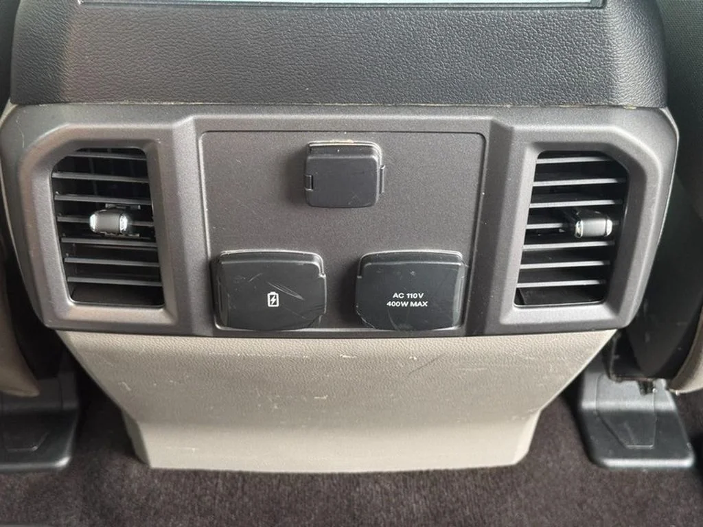 Used 2019 Oxford White Ford XLT image 11
