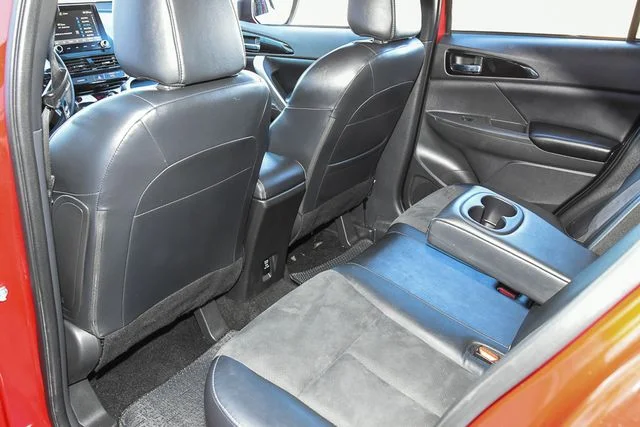 Used 2024 Black Mitsubishi SE image 19