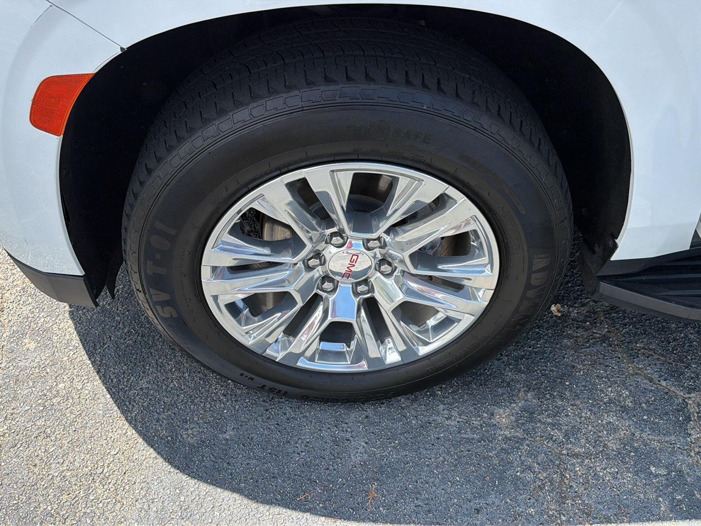 Used 2024 Summit White GMC Denali image 43