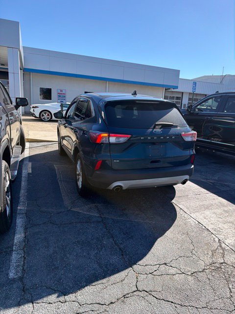 Used 2020 Green Ford SE image 5