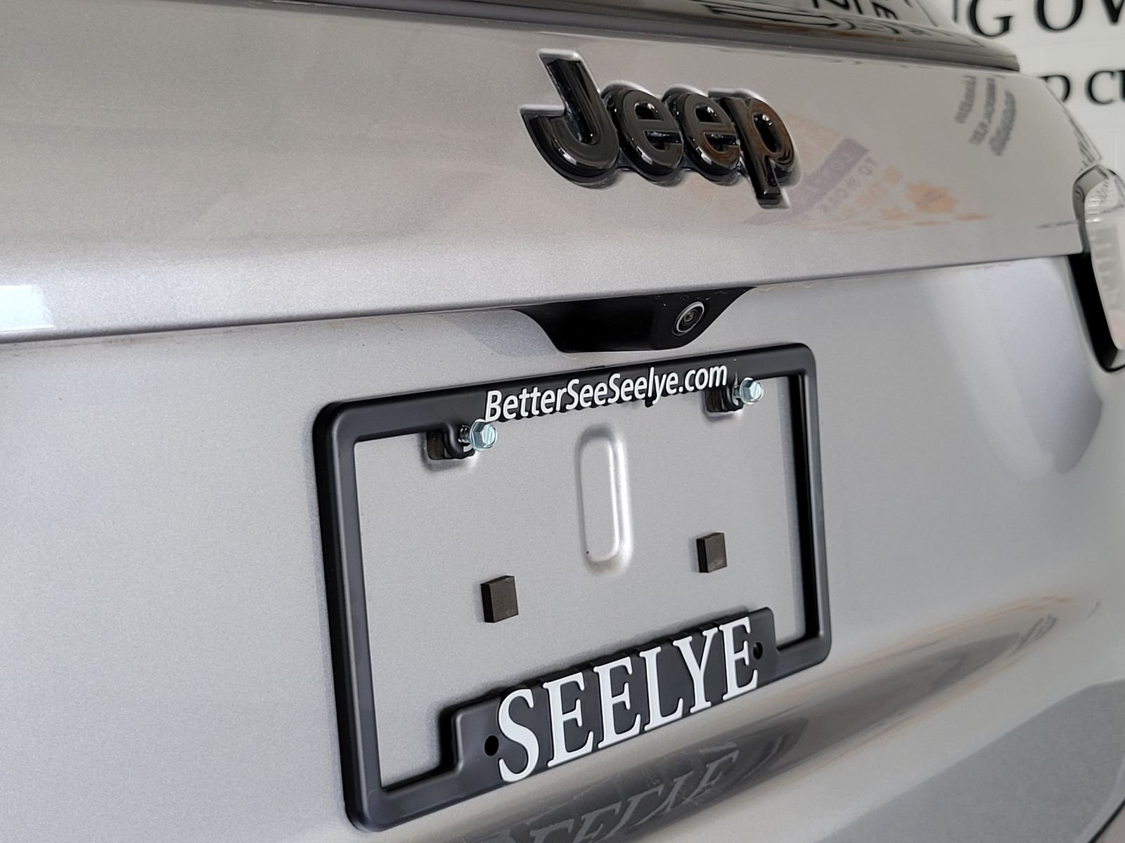 Used 2019 Silver Jeep Limited image 35