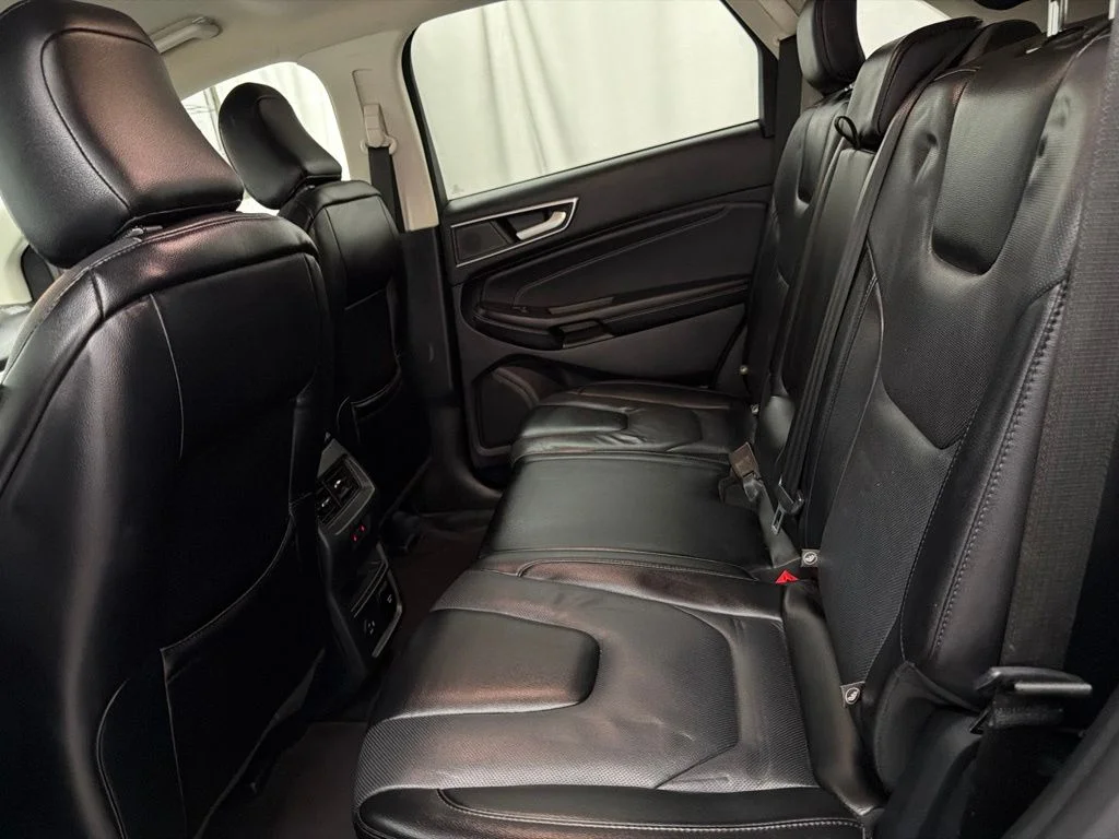 Used 2022 Silver Ford Titanium image 22