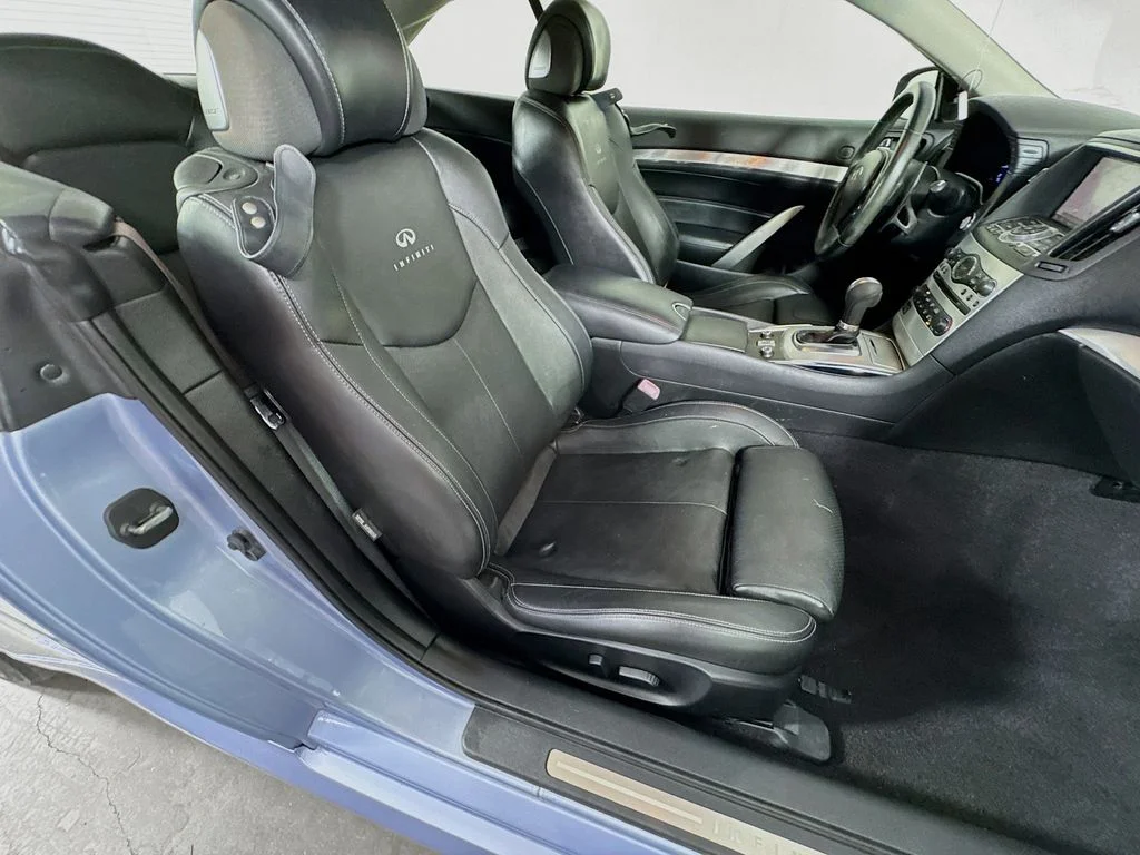 Used 2013 Blue INFINITI Sport image 34
