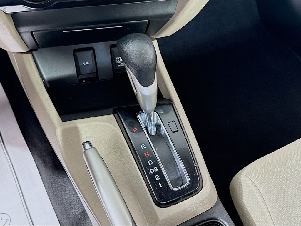Used 2013  Honda LX image 19