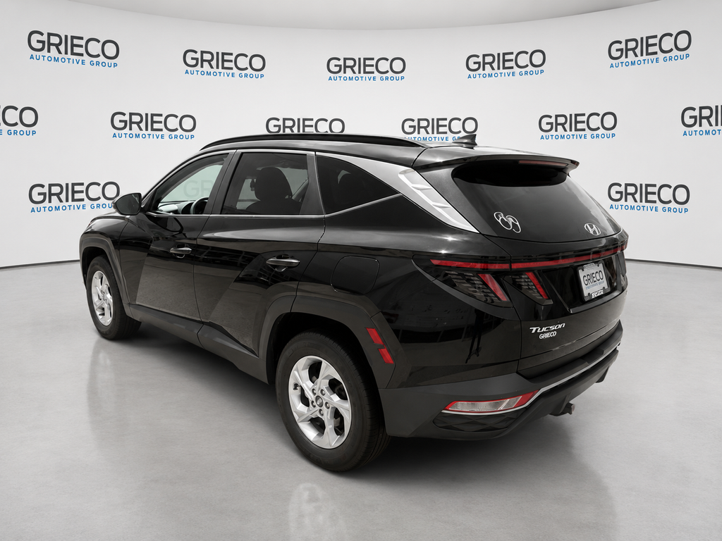 Used 2022 Black Hyundai SEL image 2