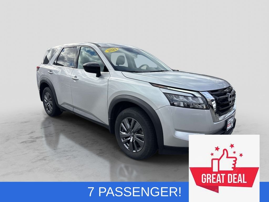 Used 2024 Silver Nissan S image 7