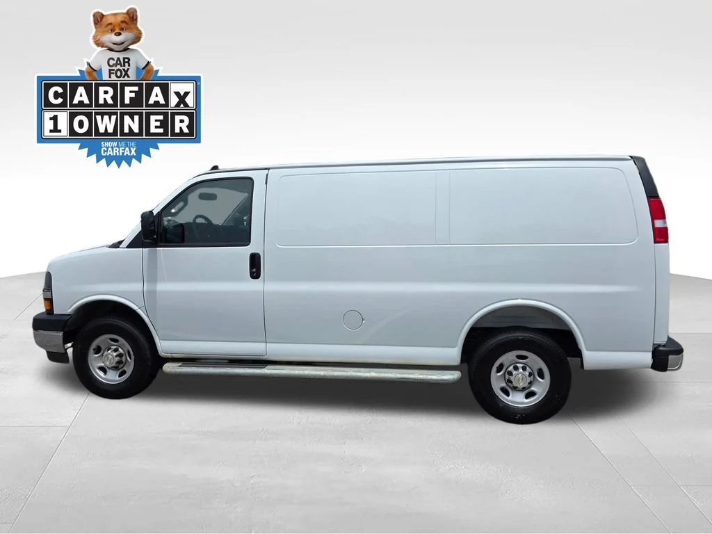 Used 2025 Summit White Chevrolet WT image 4