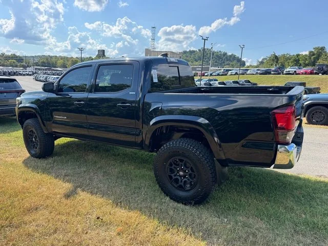 Used 2020 Black Toyota SR5 image 21