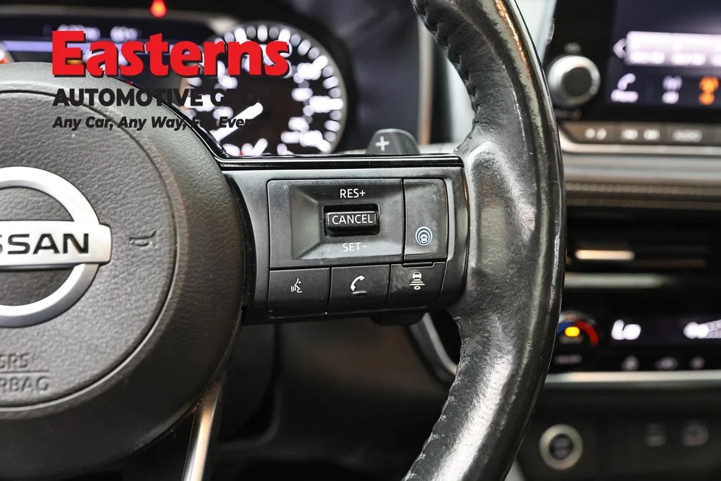 Used 2021 Black Nissan SV image 16