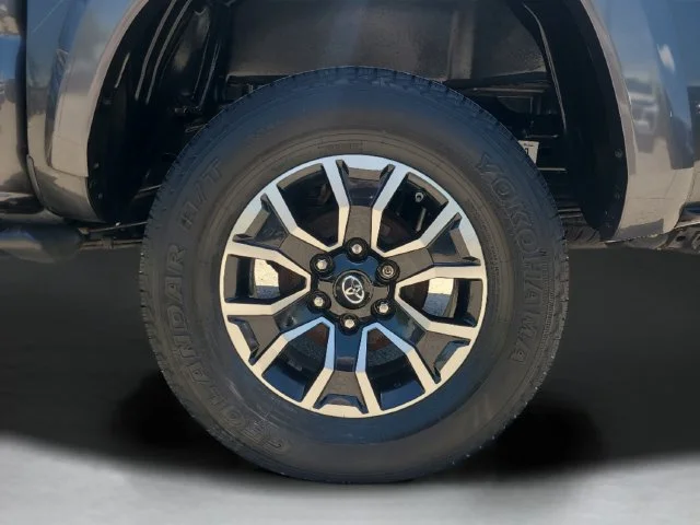 Used 2020 Gray Toyota SR5 image 31
