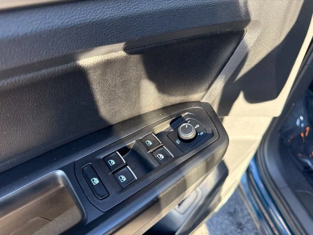 Used 2019 Blue Volkswagen 3.6L V6 SE image 17