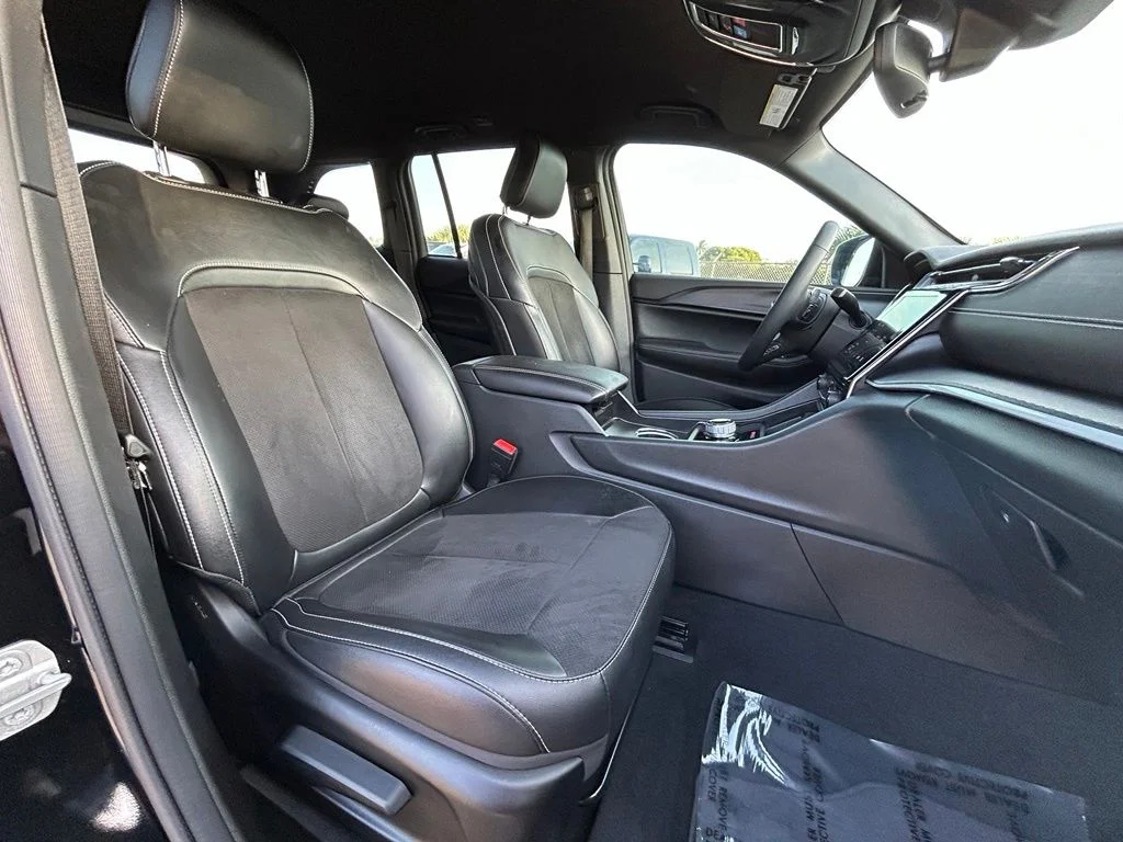 Certified Used 2024 Diamond Black Jeep Altitude image 26