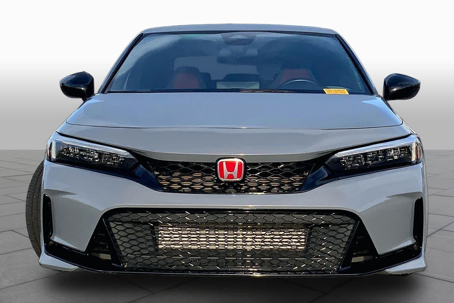 Used 2025 Urban Gray Pearl Honda  image 4