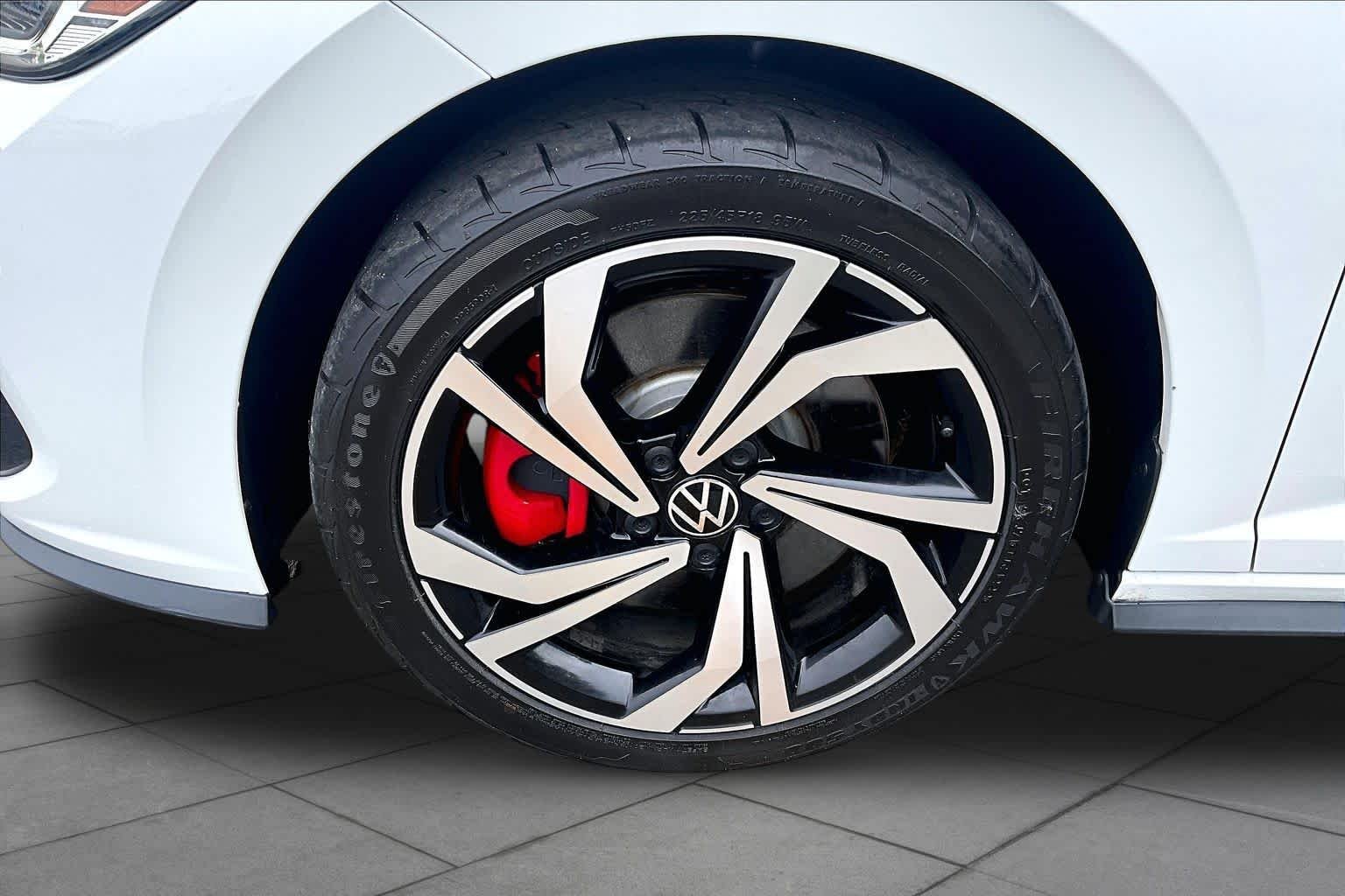 Used 2024 Pure White Volkswagen Autobahn image 11