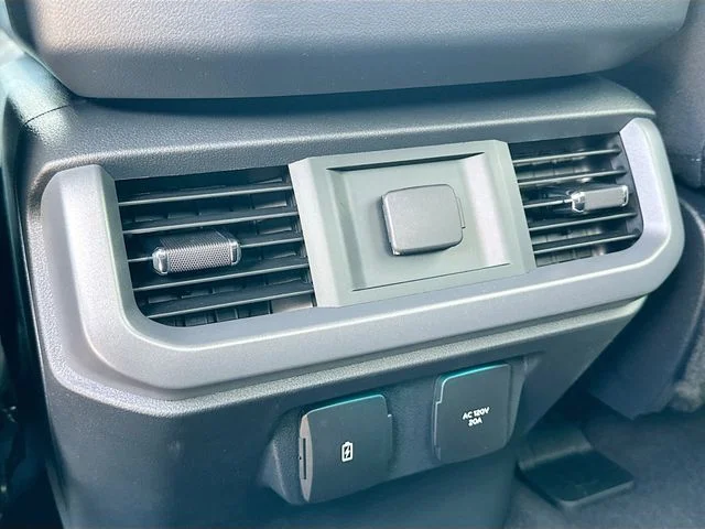 New 2026 Silver Metallic Ford XLT image 17