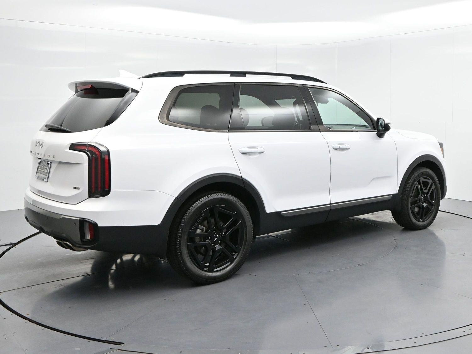 Used 2023 Glacial White Pearl Kia EX X-Line image 7