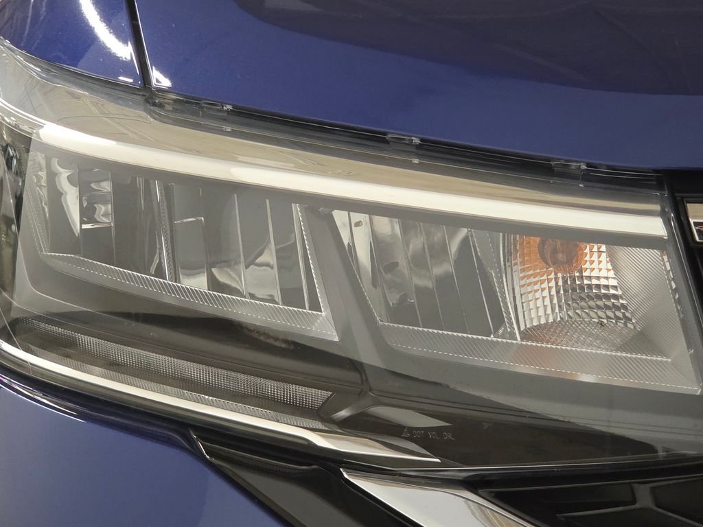 Used 2022  Volkswagen 1.5T SE image 13
