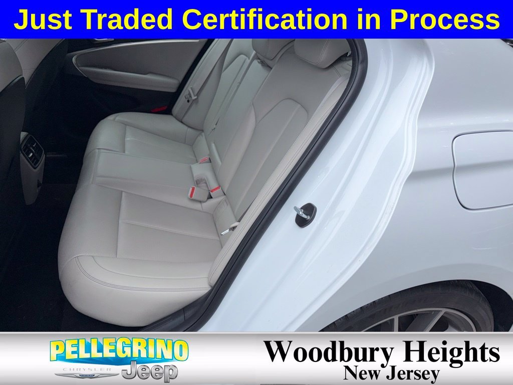 Used 2023 White Genesis 2.0T image 13