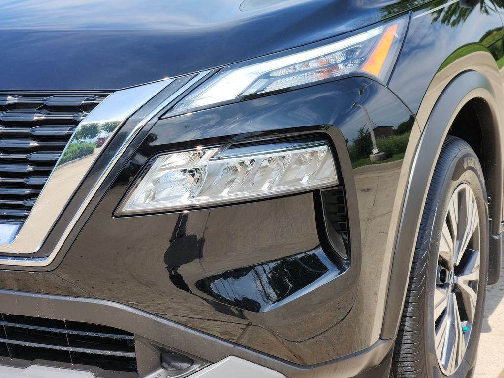 Used 2023 Black Nissan SV image 10