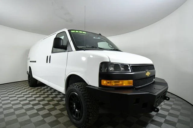 2025 Chevrolet Express Cargo Work Van - Photo 8