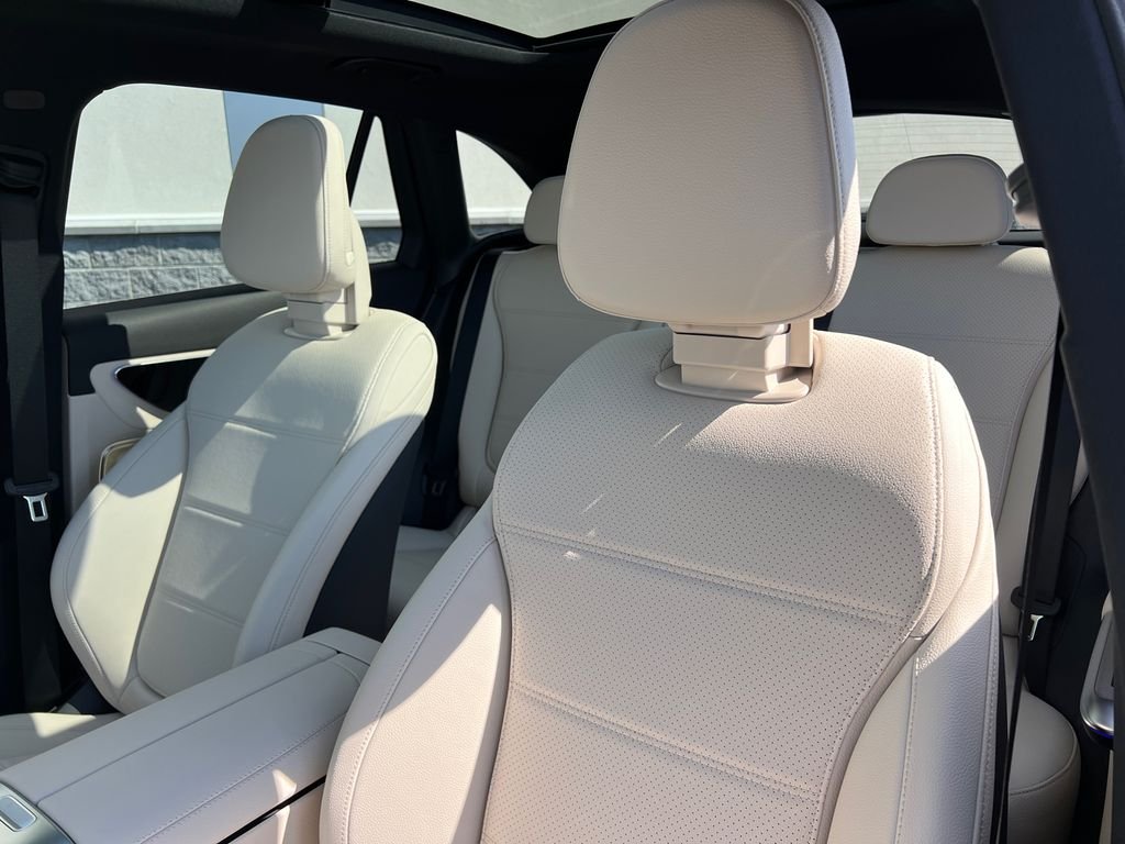New 2027 Black Mercedes-Benz GLC 300 image 14