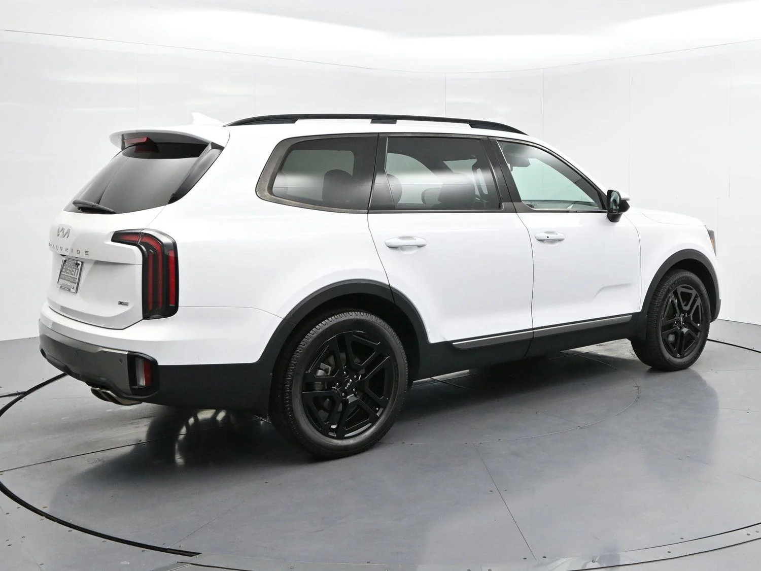Used 2023 Glacial White Pearl Kia EX X-Line image 7
