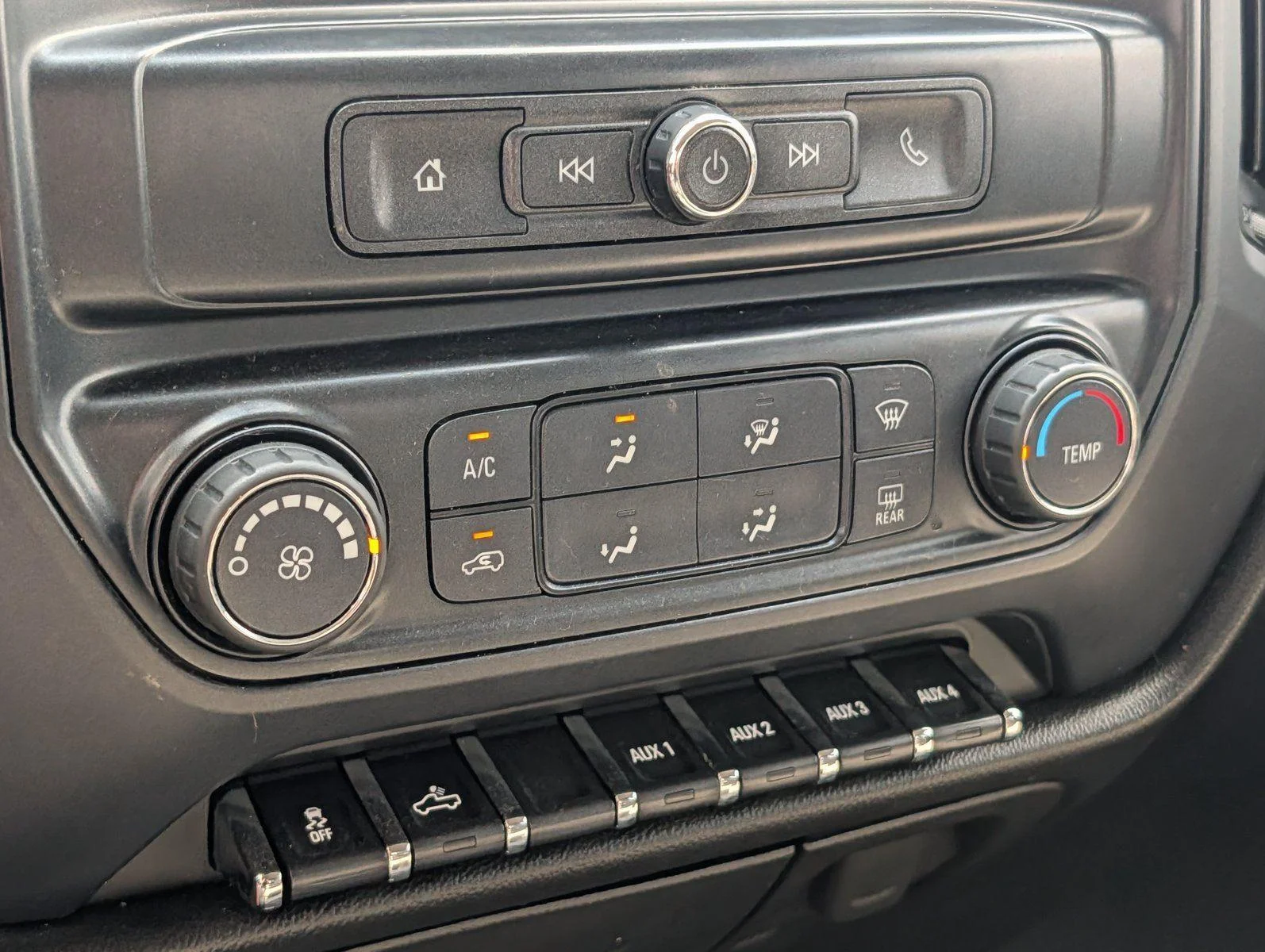 Used 2019 Summit White Chevrolet Work Truck image 17
