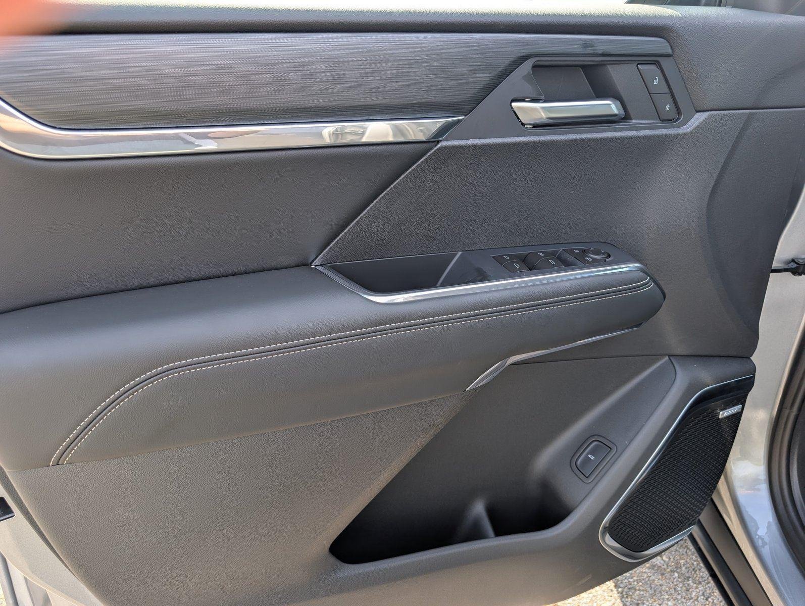 New 2026 Sterling Metallic GMC Elevation image 14