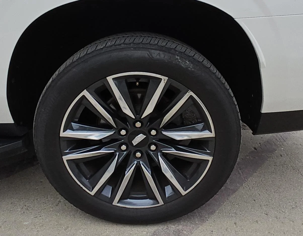 Used 2021 CRYSTAL WHITE TRICOAT Cadillac Sport image 18
