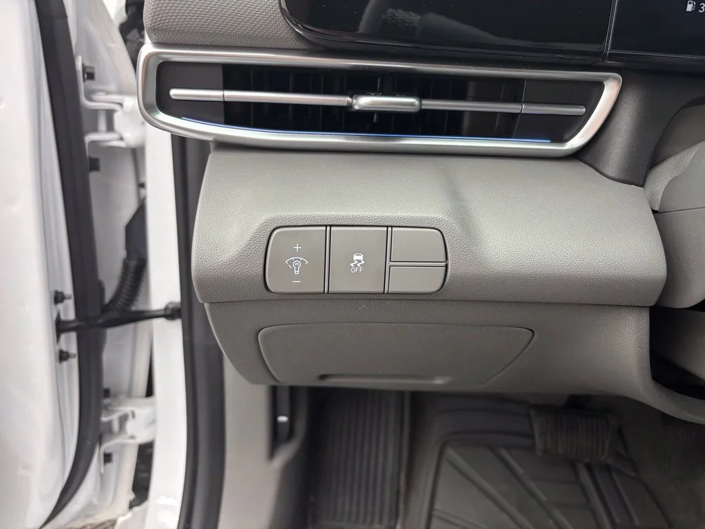 Certified Used 2024 White Hyundai SEL image 28