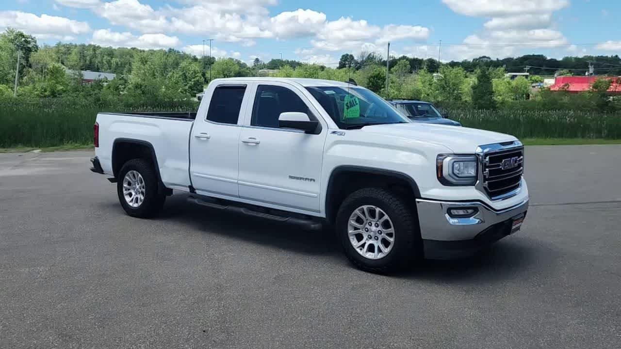Used 2019 Summit White GMC SLE image 2