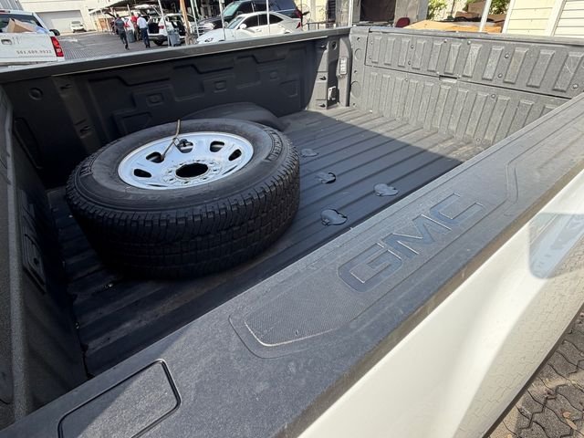 Used 2025 White GMC Denali image 11