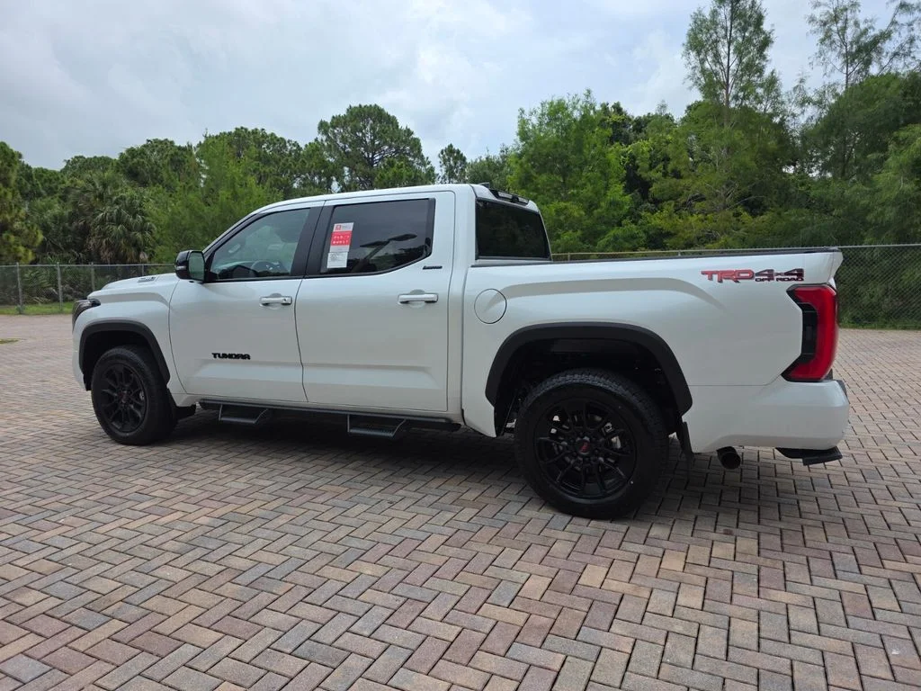 2026 Toyota Tundra Limited - Photo 9