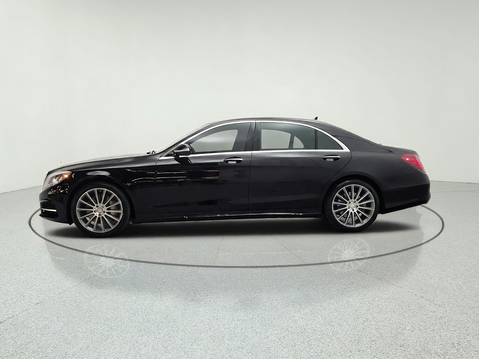 Used 2015 Black Mercedes-Benz 4dr Sdn S 550 RWD image 8
