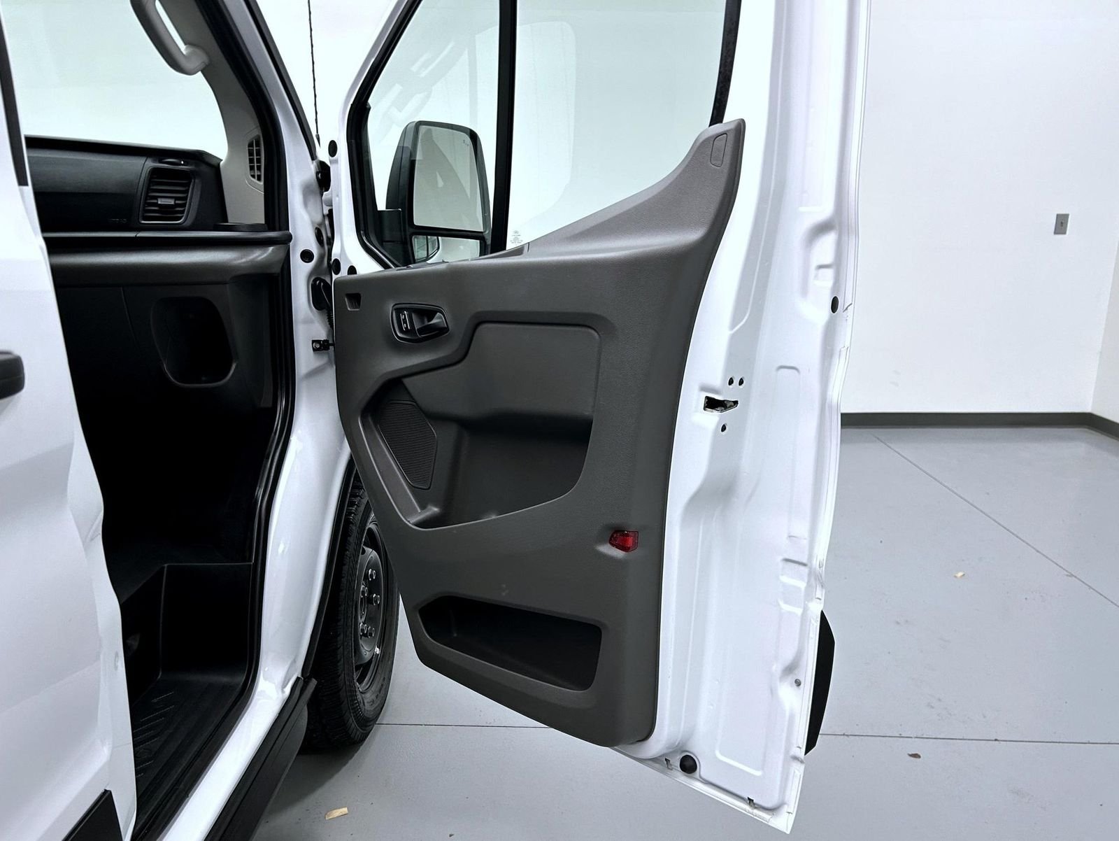 Used 2024 White Ford XLT image 16