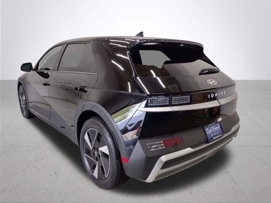 New 2026 Abyss Black Hyundai SEL image 11