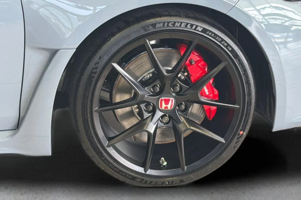New 2026 Sonic Gray Pearl Honda  image 32