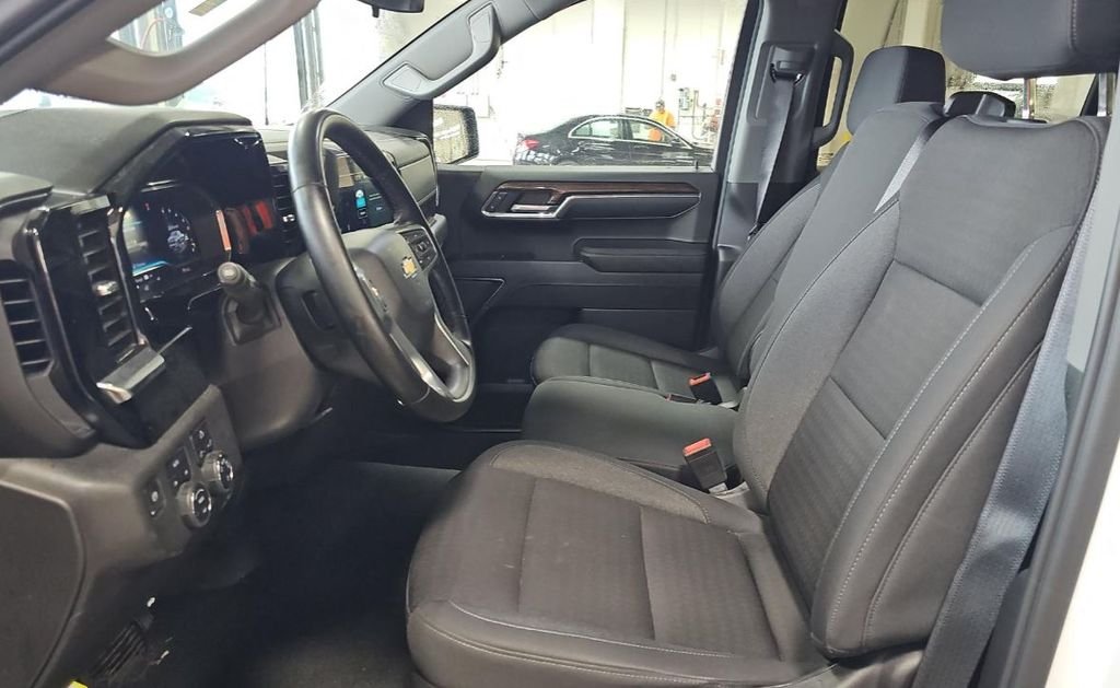 Used 2024 White Chevrolet LT image 5