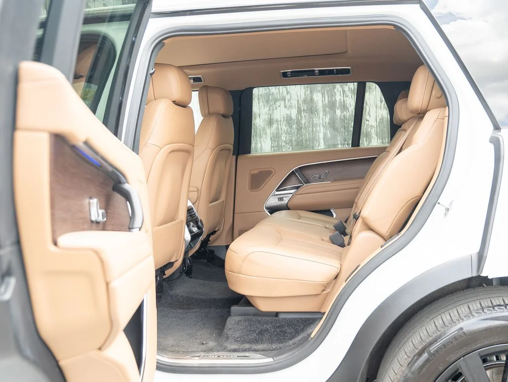 Certified Used 2025 White Land Rover SE image 33