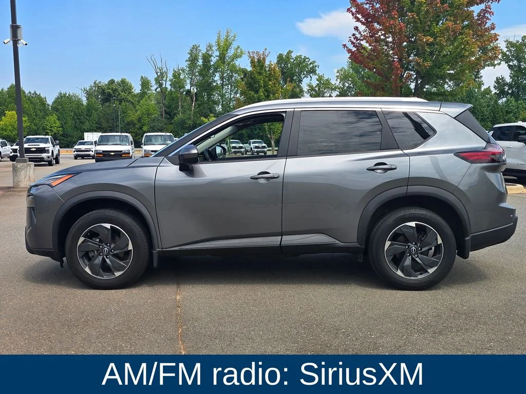 Used 2024 Gray Nissan SV image 4